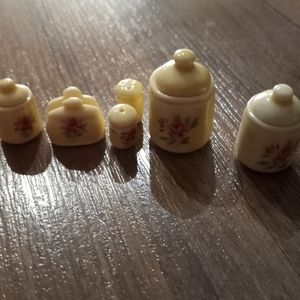 Doll house kitchen set